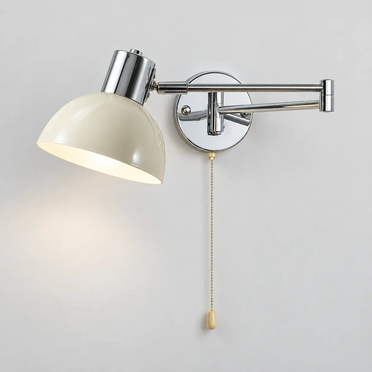 Applique murale chambre scandinave crème et chrome – lumière chaude