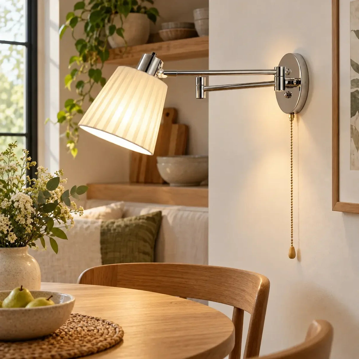Applique murale design scandinave – vue de profil dans une cuisine élégante