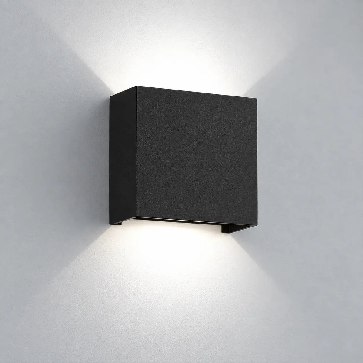 Applique extérieure IP65 noire — lumière froide