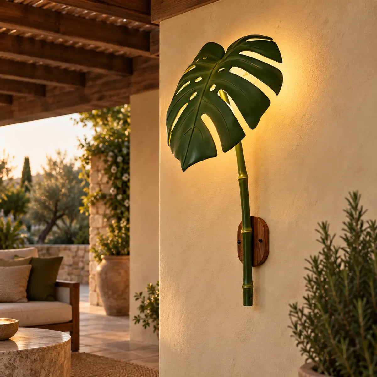 Applique feuille imitation bambou dans un jardin abrité