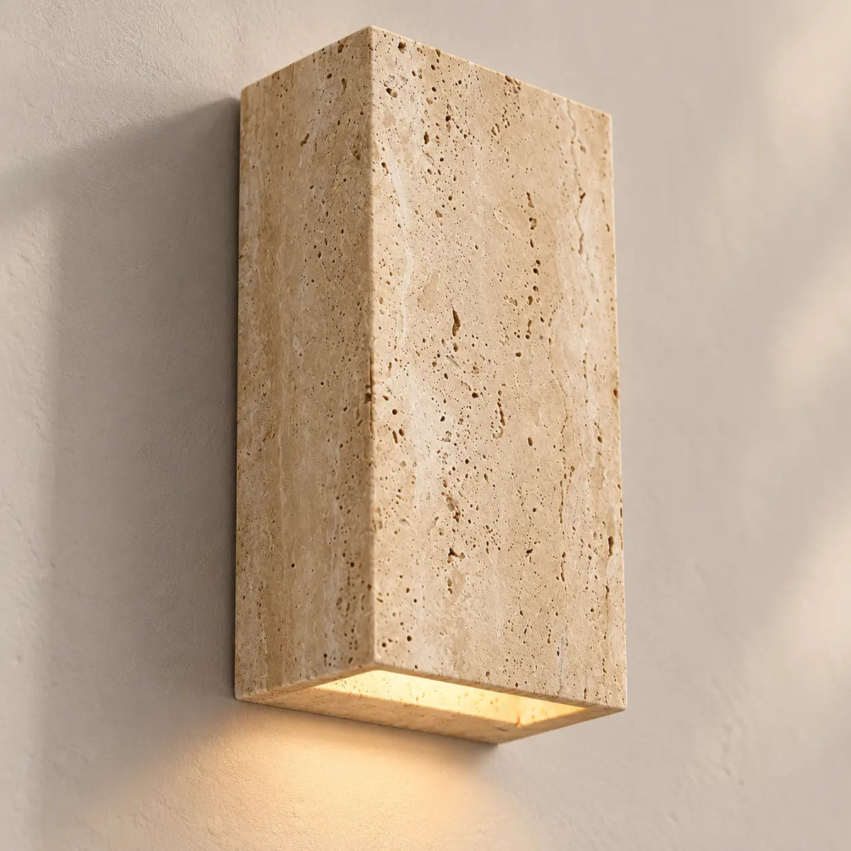 Détail premium de la pierre travertin