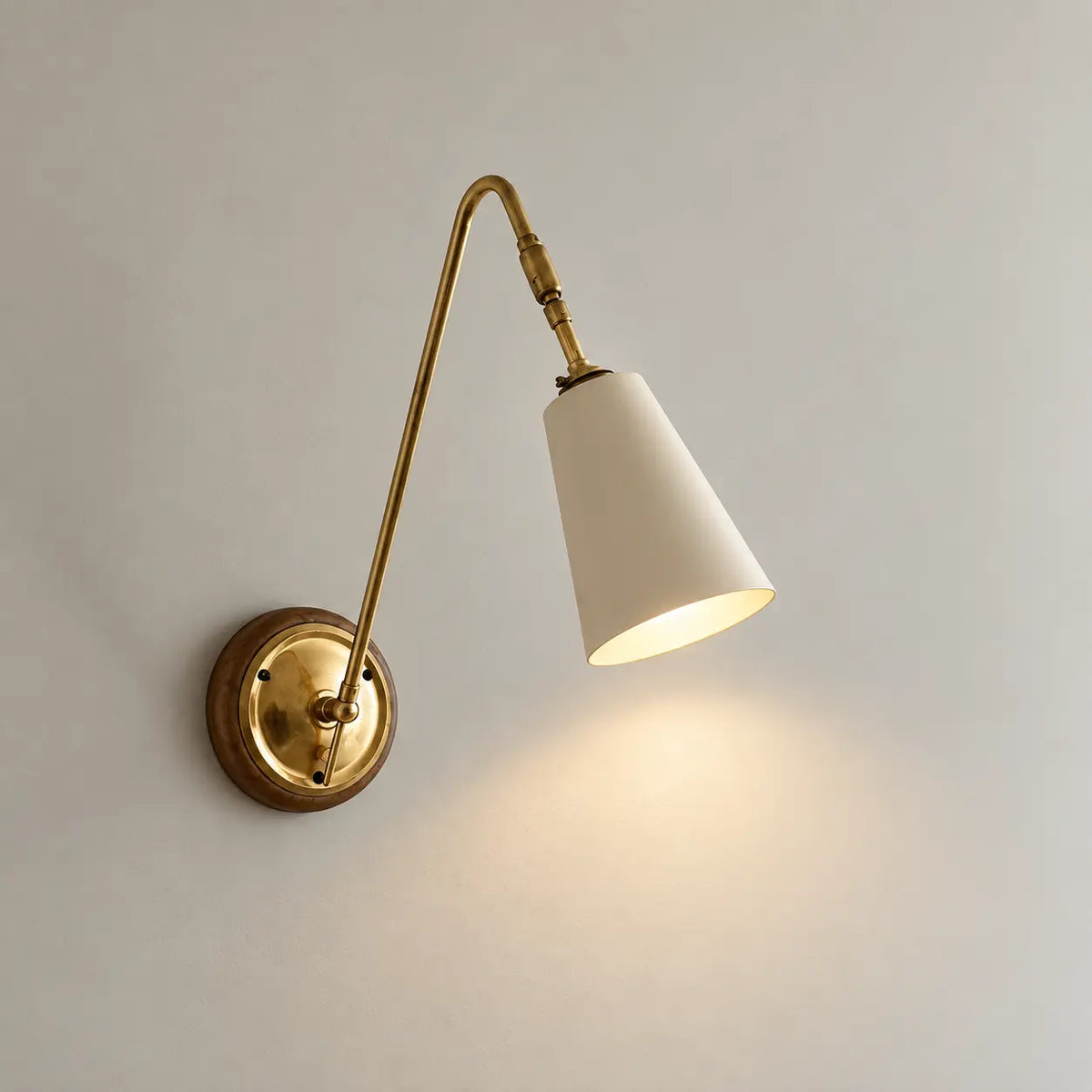 Applique murale laiton design blanche – lumière chaude