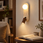 Spot en bois orientable de l’applique dans un coin lecture
