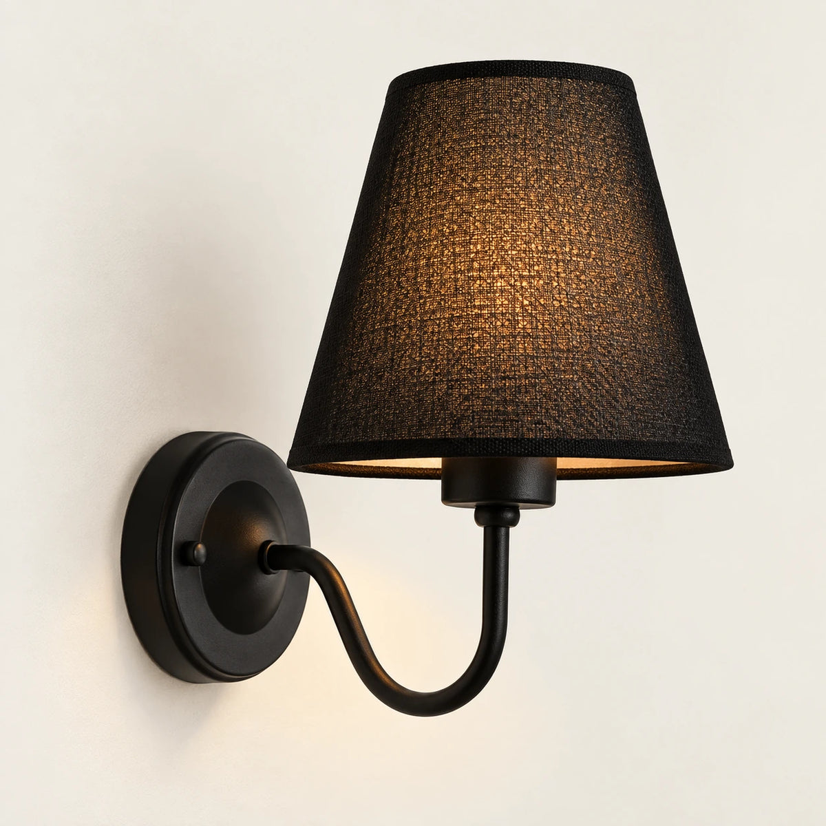 Applique murale tissu noir, abat-jour et structure noirs