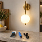 Applique murale rechargeable dorée et ses accessoires